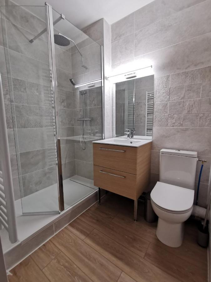 Appartement Lumineux Avec Balcon Et Parking Cherbourg-en-Cotentin Exterior foto